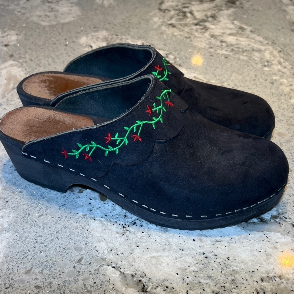 Vintage Hanna Andersson Swedish Wooden Black Suede Clogs Size EU40